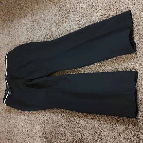 WHBM Black/White Pants ,Slim boot, Comfort stretch, 10, NWT - Picture 3 of 5